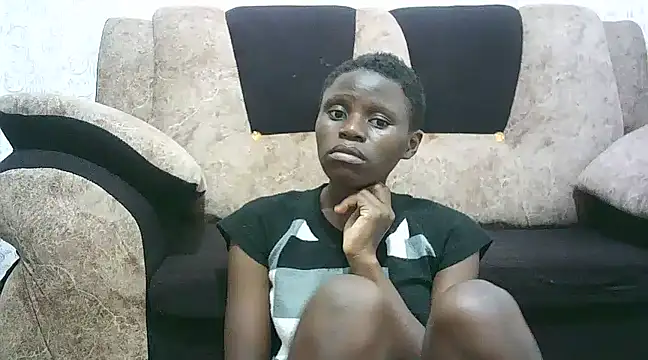 Snapshot of hottgirlval chatting on 03.11.25 hottgirlval online show from 03.11.25