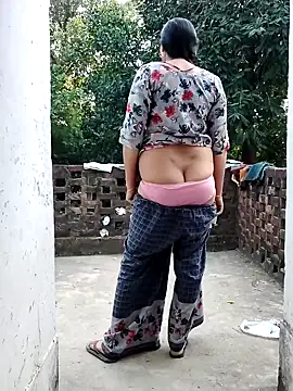 Snapshot of Hot-rubina chatting on 10.13.25 Hot-rubina online show from 10.13.25