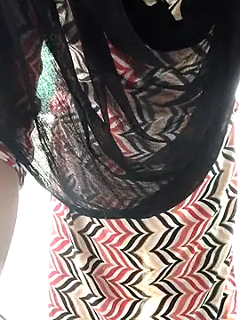 Snapshot of Hot-rubina chatting on 10.25.25 Hot-rubina online show from 10.25.25