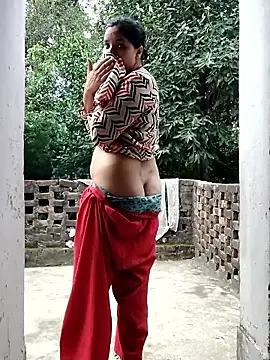 Snapshot of Hot-rubina chatting on 10.29.25 Hot-rubina online show from 10.29.25