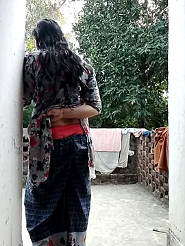 Snapshot of Hot-rubina chatting on 11.12.25 Hot-rubina online show from 11.12.25