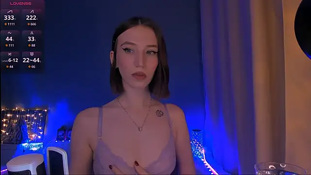 Snapshot of ellaamber chatting on 01.12.25 ellaamber online show from 01.12.25