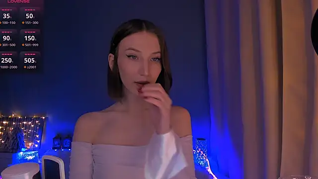 Snapshot of ellaamber chatting on 01.13.25 ellaamber online show from 01.13.25