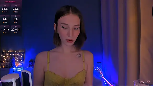 Snapshot of ellaamber chatting on 01.18.25 ellaamber online show from 01.18.25