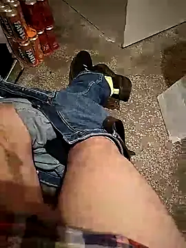 A man in public online show from 11.20.25