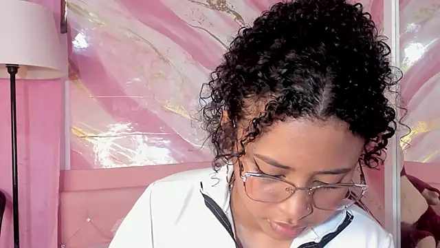 Snapshot of JessyZoe chatting on 10.21.25 JessyZoe online show from 10.21.25