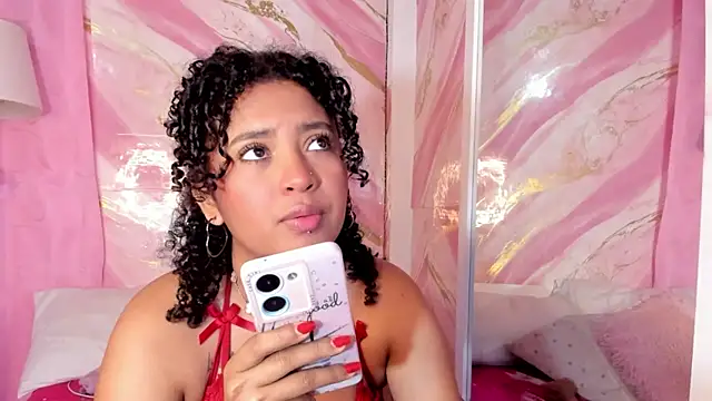 Snapshot of JessyZoe chatting on 11.19.25 JessyZoe online show from 11.19.25