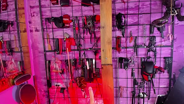 Snapshot of alexia_aitanaa_ chatting on 10.29.25 alexia aitanaa online show from 10.29.25