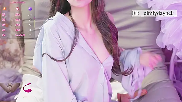 Snapshot of Anytoly chatting on 10.24.25 Anytoly online show from 10.24.25