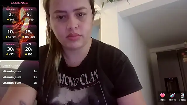 Snapshot of saramartinez1000 chatting on 02.19.25 saramartinez1000 online show from 02.19.25