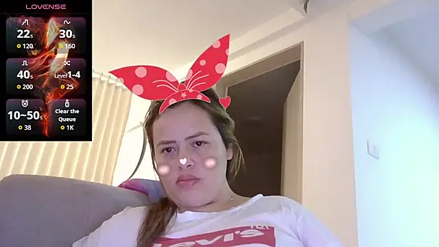 Snapshot of saramartinez1000 chatting on 09.10.25 saramartinez1000 online show from 09.10.25