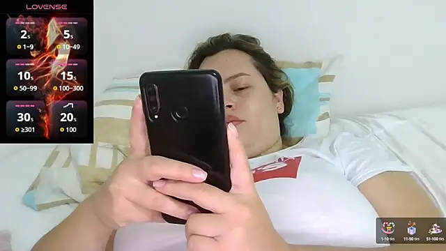 Snapshot of saramartinez1000 chatting on 09.20.25 saramartinez1000 online show from 09.20.25