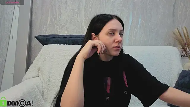 Snapshot of Kvetachka chatting on 10.18.25 Kvetachka online show from 10.18.25