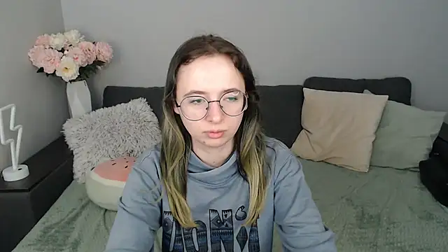 Mini Diva online show from 09.27.25