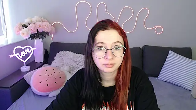 Mini Diva online show from 11.14.25