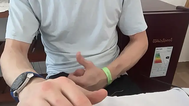 nicolaaaaas online show from 10.04.25