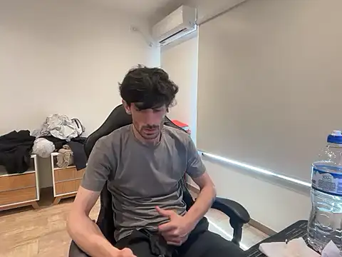 nicolaaaaas online show from 10.19.25