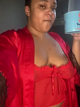 Snapshot of yourfavlightskinn chatting on 12.26.24 yourfavlightskinn online show from 12.26.24