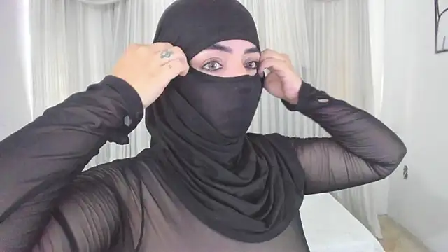Snapshot of Uzra_hayed chatting on 05.27.26 Uzra hayed online show from 05.27.26