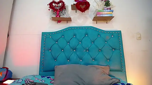 luly pink online show from 02.13.25