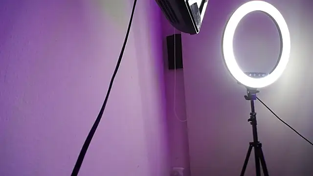 luly pink online show from 10.24.25