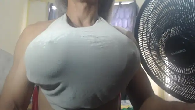 DanielaMuscleTS online show from 12.17.25