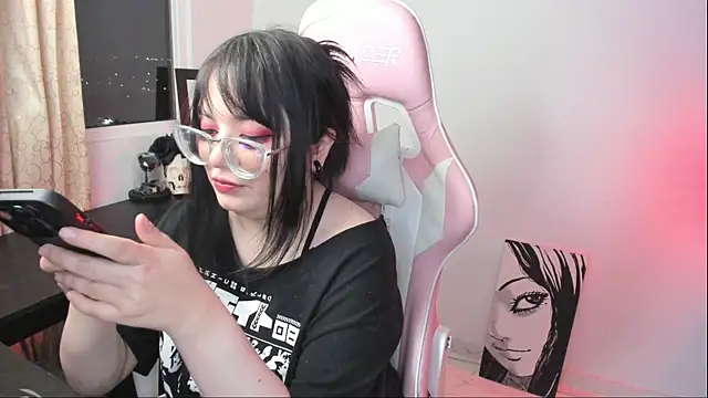 Snapshot of _hikaru_arimura chatting on 02.04.25 hikaru arimura online show from 02.04.25