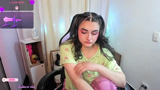 Snapshot of setzuna_ chatting on 10.04.25 setzuna online show from 10.04.25