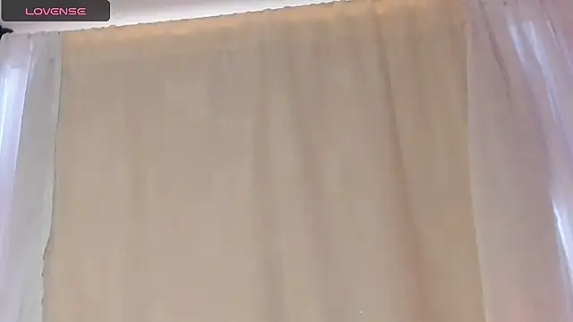 Snapshot of setzuna_ chatting on 10.17.25 setzuna online show from 10.17.25