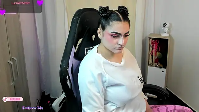 Snapshot of setzuna_ chatting on 10.30.25 setzuna online show from 10.30.25