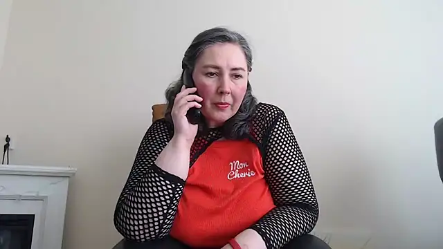 Snapshot of MilfGina chatting on 03.07.25 MilfGina online show from 03.07.25
