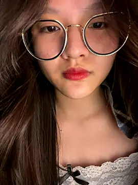 Snapshot of Krixxi22 chatting on 09.27.25 Krixxi22 online show from 09.27.25