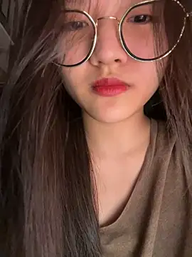 Snapshot of Krixxi22 chatting on 10.03.25 Krixxi22 online show from 10.03.25