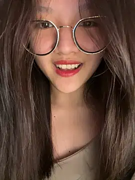 Snapshot of Krixxi22 chatting on 10.07.25 Krixxi22 online show from 10.07.25