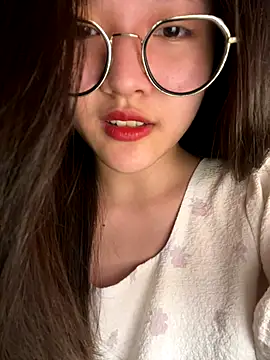 Snapshot of Krixxi22 chatting on 10.08.25 Krixxi22 online show from 10.08.25