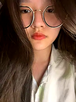 Snapshot of Krixxi22 chatting on 10.12.25 Krixxi22 online show from 10.12.25