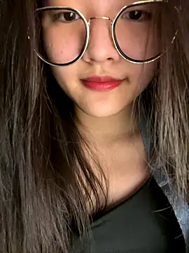 Snapshot of Krixxi22 chatting on 10.22.25 Krixxi22 online show from 10.22.25