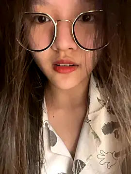 Snapshot of Krixxi22 chatting on 10.23.25 Krixxi22 online show from 10.23.25