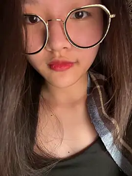 Snapshot of Krixxi22 chatting on 10.25.25 Krixxi22 online show from 10.25.25