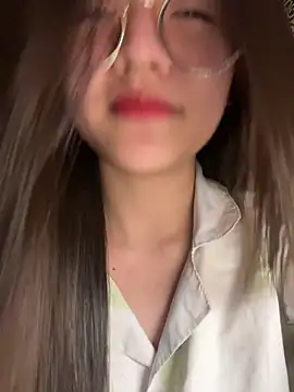 Snapshot of Krixxi22 chatting on 10.27.25 Krixxi22 online show from 10.27.25