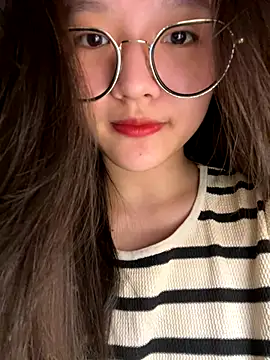 Snapshot of Krixxi22 chatting on 11.01.25 Krixxi22 online show from 11.01.25