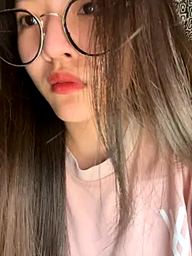 Snapshot of Krixxi22 chatting on 11.07.25 Krixxi22 online show from 11.07.25