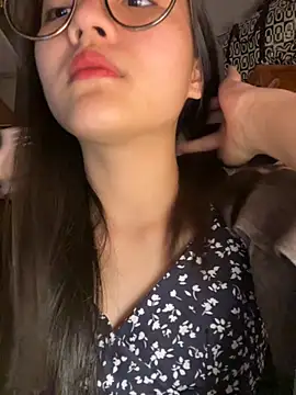 Snapshot of Krixxi22 chatting on 11.08.25 Krixxi22 online show from 11.08.25