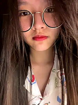 Krixxi22 online show from 11.17.25