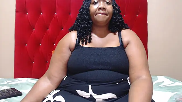 Snapshot of MIGHTYASSS chatting on 02.25.26 MIGHTYASSS online show from 02.25.26