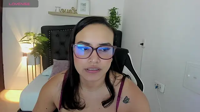 zoe danae  online show from 12.14.24