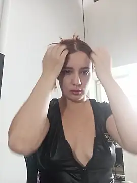 Snapshot of Giselle_Noah chatting on 10.15.25 Giselle Noah online show from 10.15.25