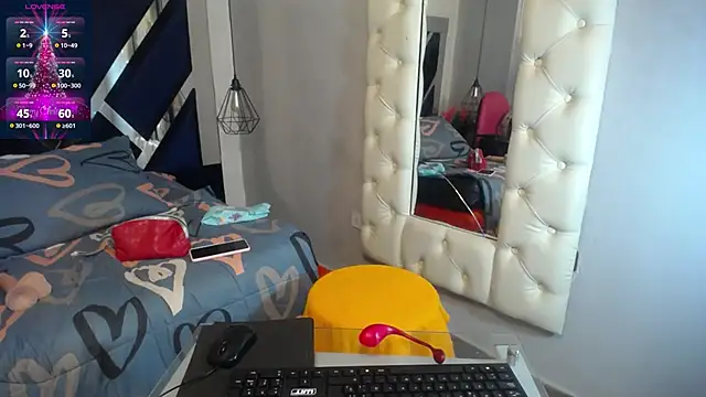 Snapshot of maissa-luvv chatting on 12.13.24 maissa-luvv online show from 12.13.24
