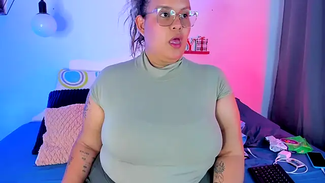 monicabbw  online show from 01.23.25