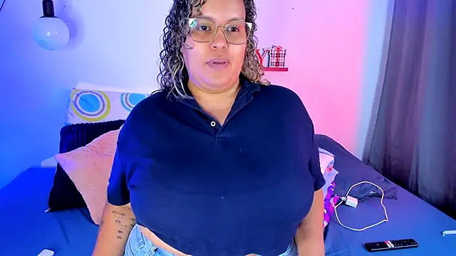 monicabbw  online show from 01.31.25